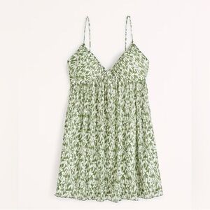 Abercrombie & fitch NWT Leaf Print Dress size Medium